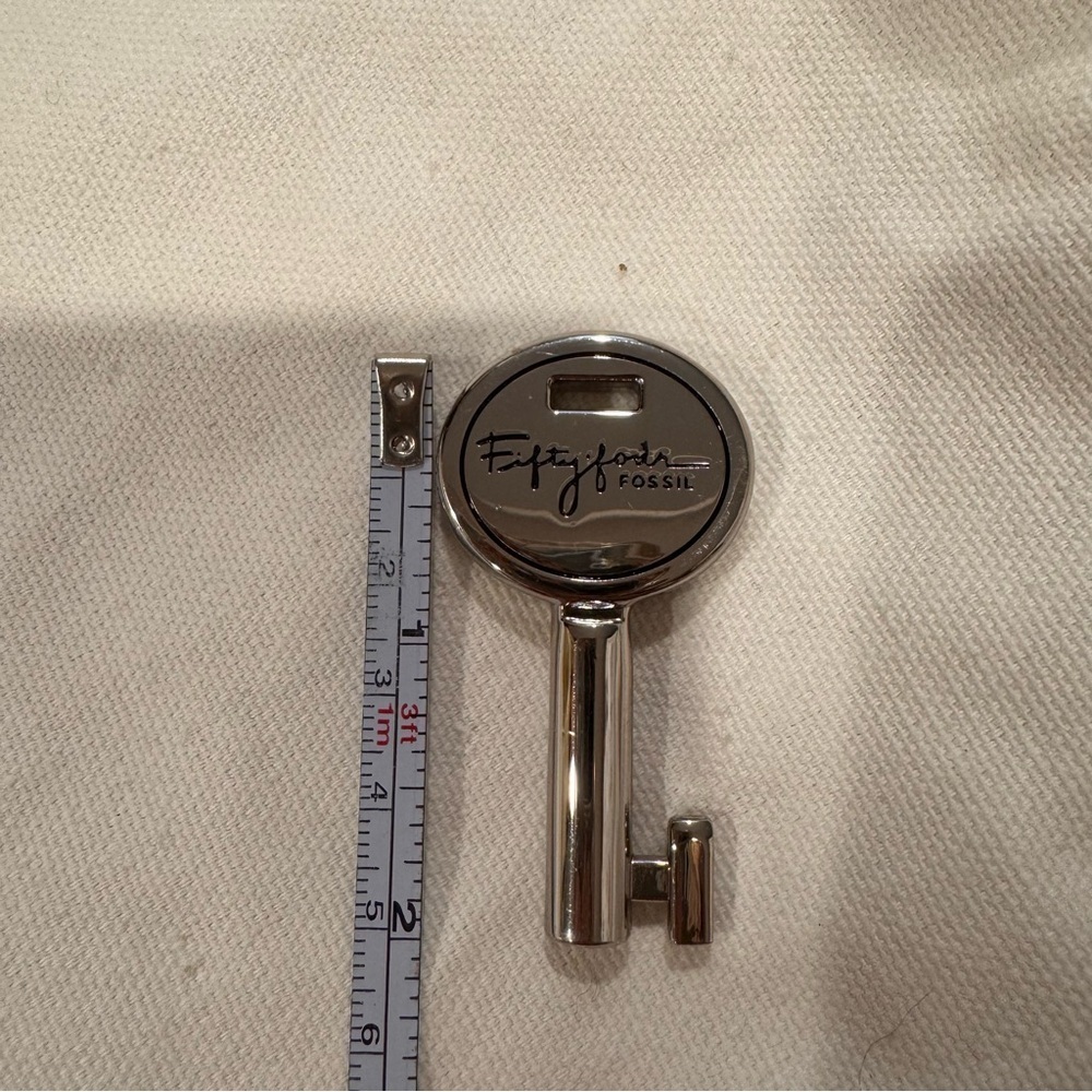 Fossil Key for Keychain Silver Color - Picture 2 of 2
